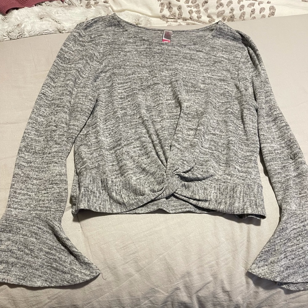 Women’s flare sleeve top XL